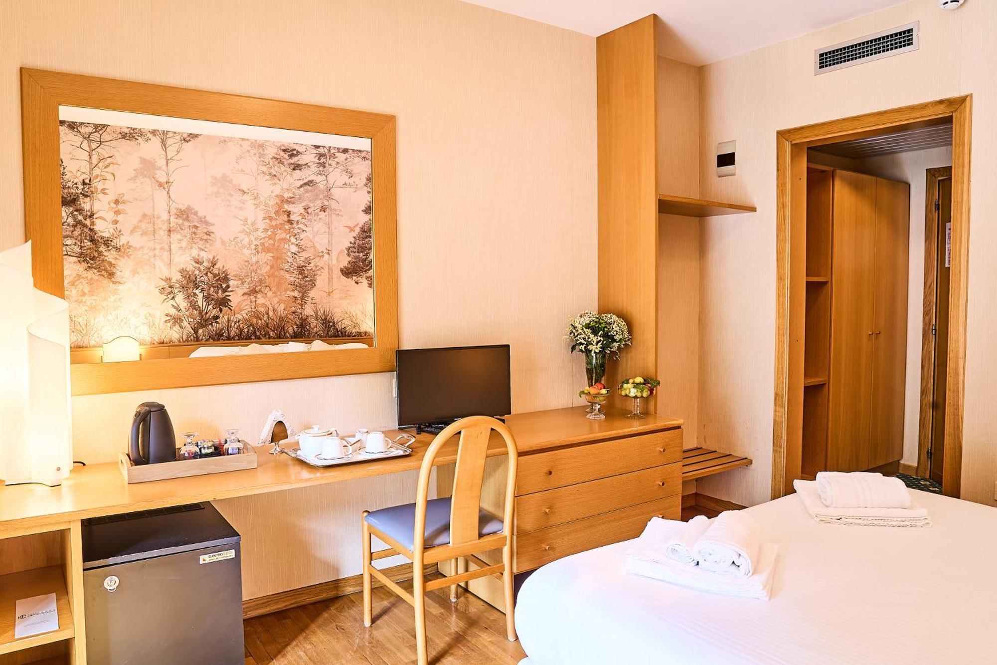 Hotel Camigliatello Камилятело Силано Екстериор снимка