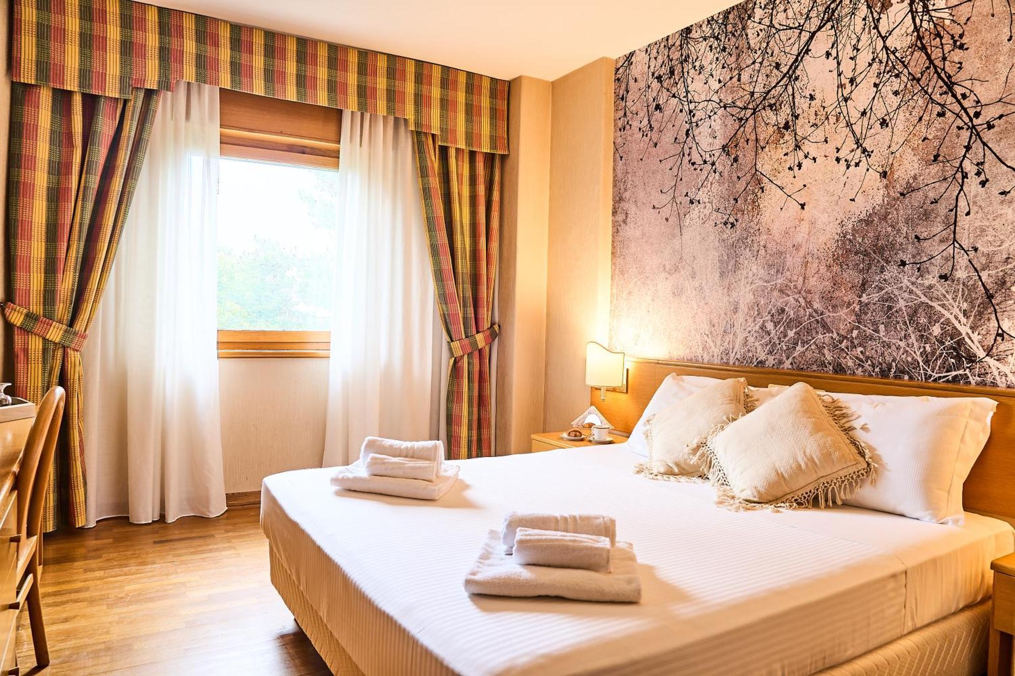 Hotel Camigliatello Камилятело Силано Екстериор снимка
