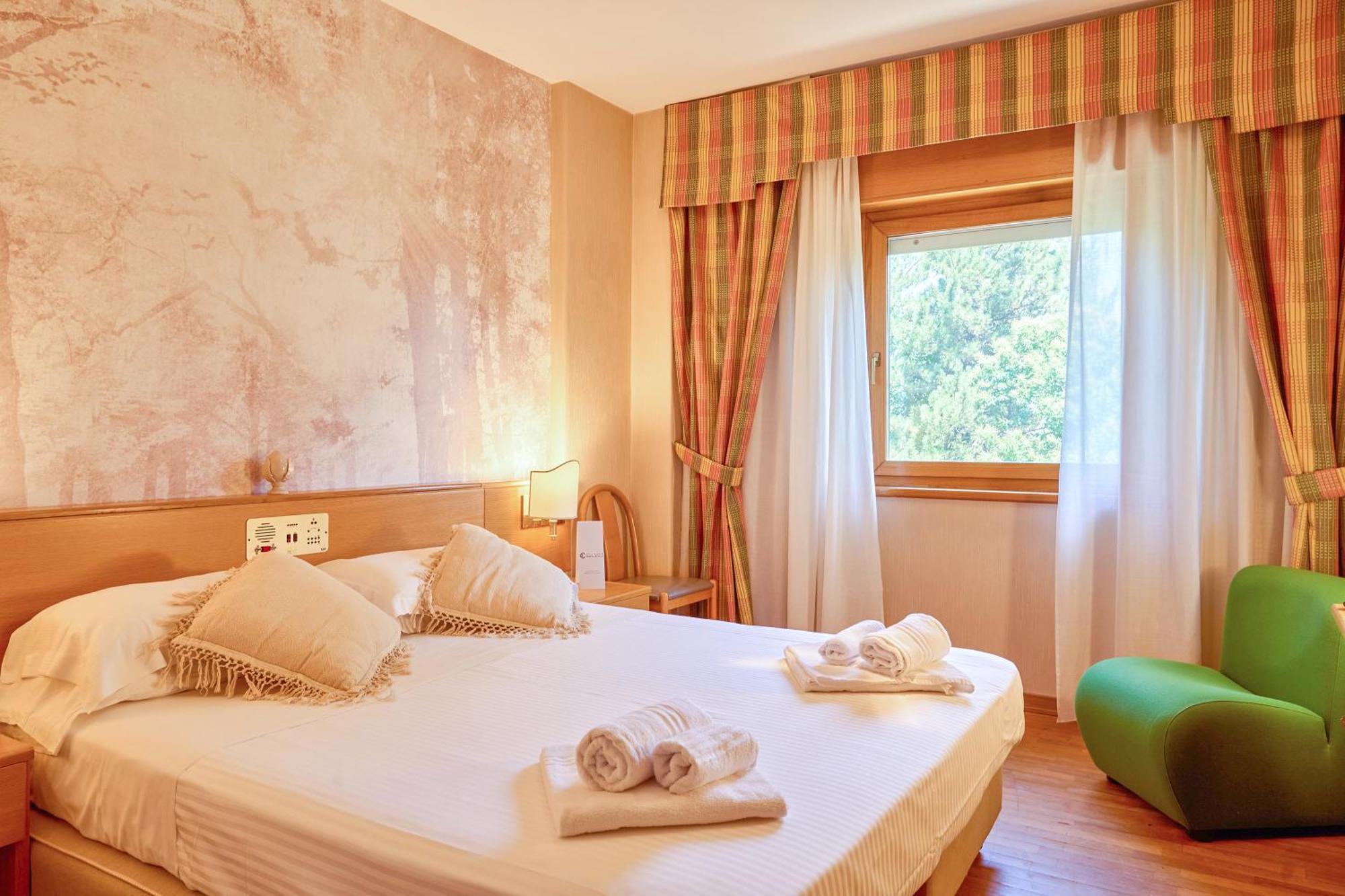 Hotel Camigliatello Камилятело Силано Екстериор снимка