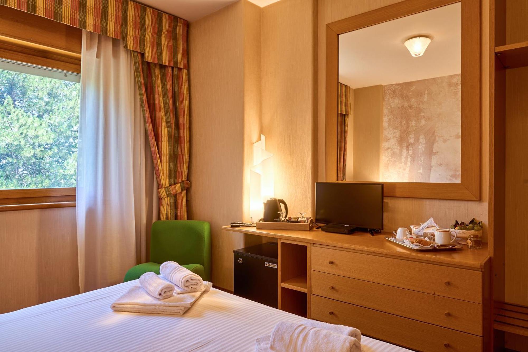 Hotel Camigliatello Камилятело Силано Екстериор снимка